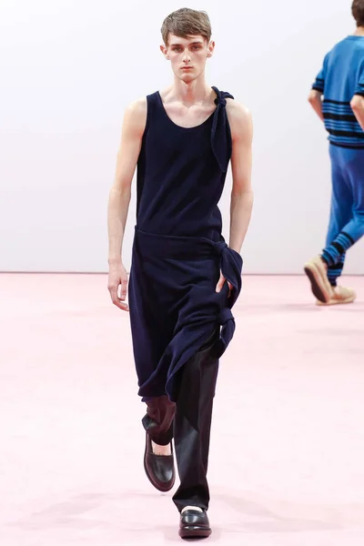 Look 27